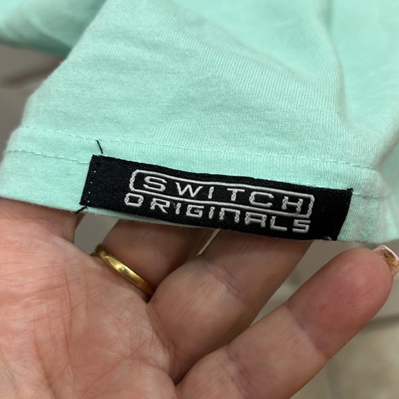 Switch Remarkable shirt, size medium - Picture 6 of 6